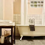 Le Petit Saint Antoine, Suedfrankreich Mit Privatem Pool, Garten, Design, Kamin, E-ladestation Bei Narbonne *